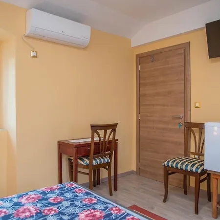 Luisa S2 B Guest house 3*