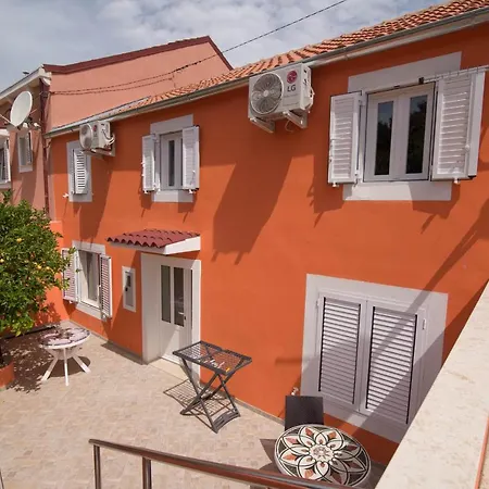 Luisa S2 B בית הארחה